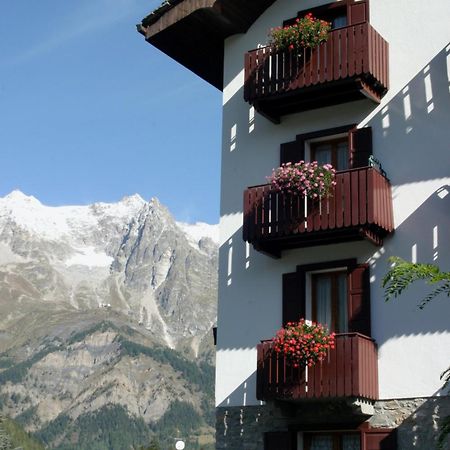 Hotel Berthod Courmayeur Zewnętrze zdjęcie