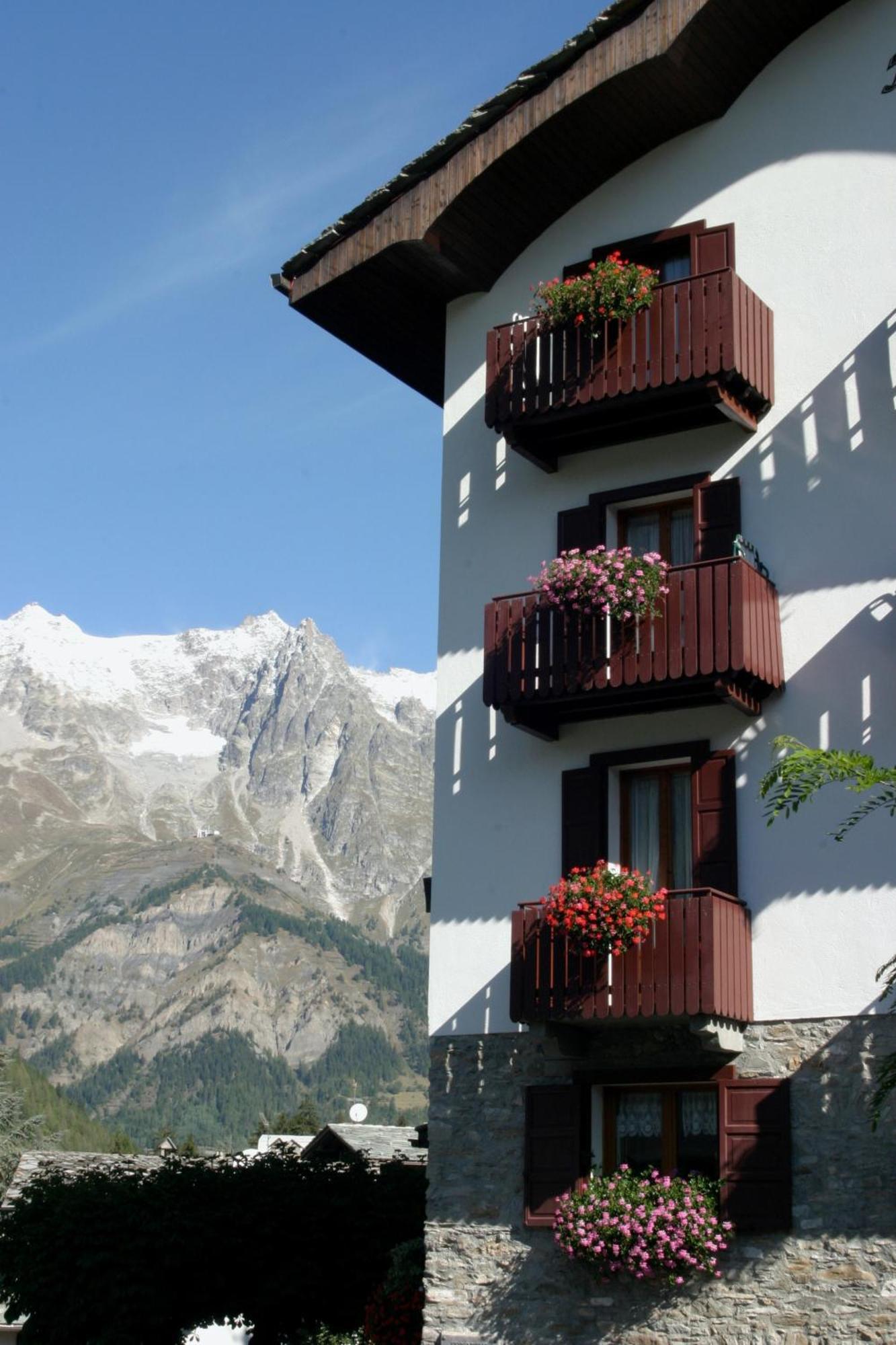 Hotel Berthod Courmayeur Zewnętrze zdjęcie